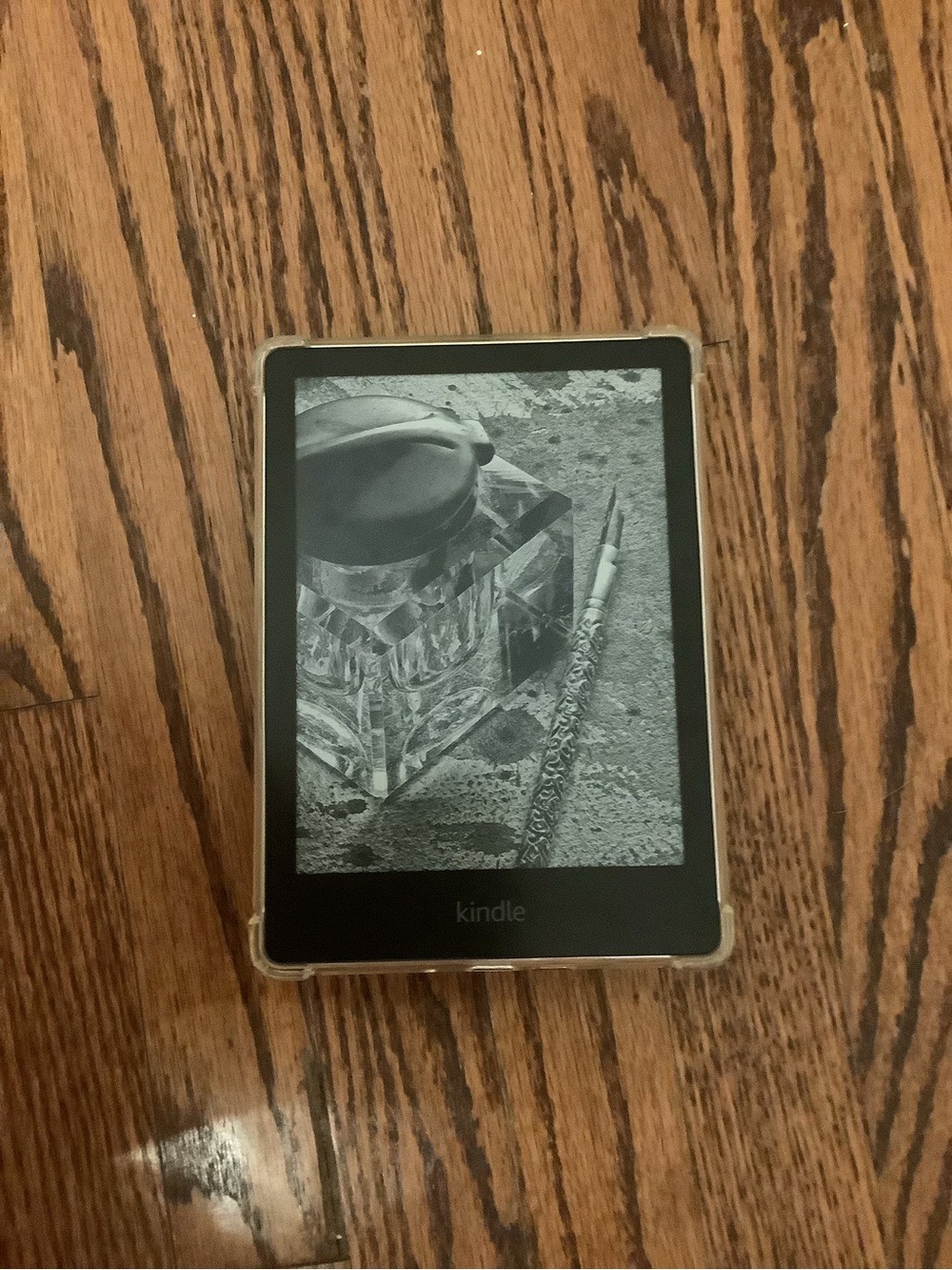 Amazon Kindle e-Reader in Black with Clear Case
